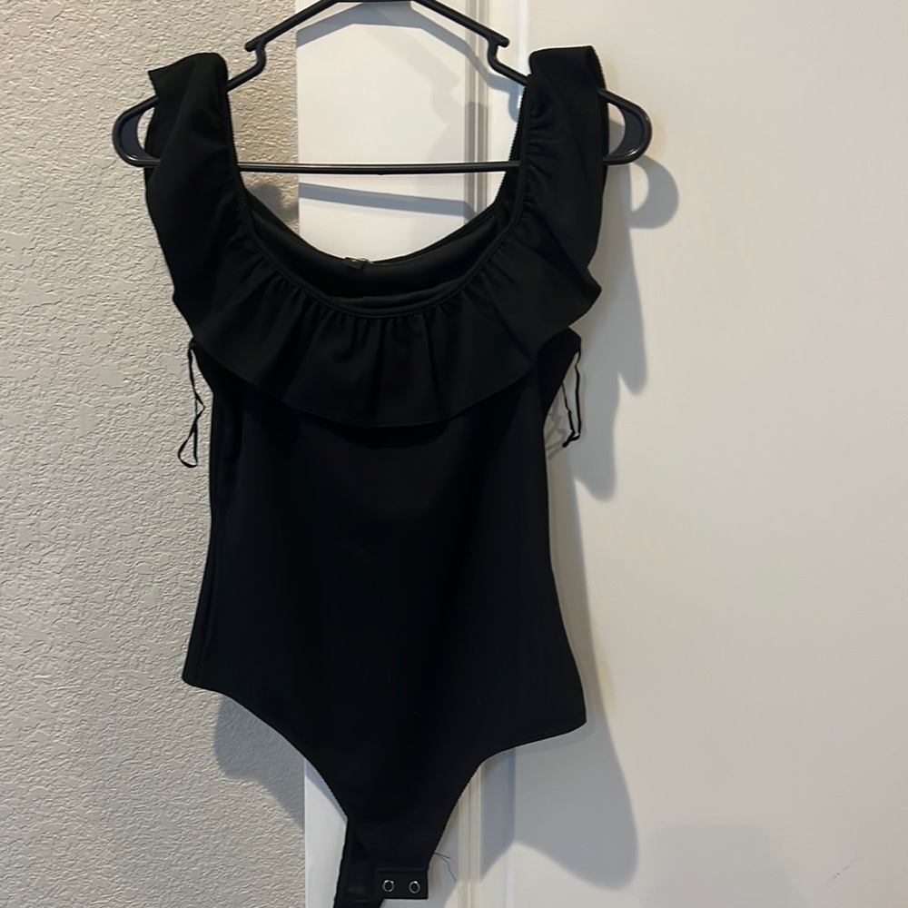 Express off the shoulder ruffle trim bodysuit black s